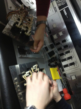 Illustration for article titled Buying Japanese Arcade Cabinets Isn't for the Weak, Feeble or Cheap